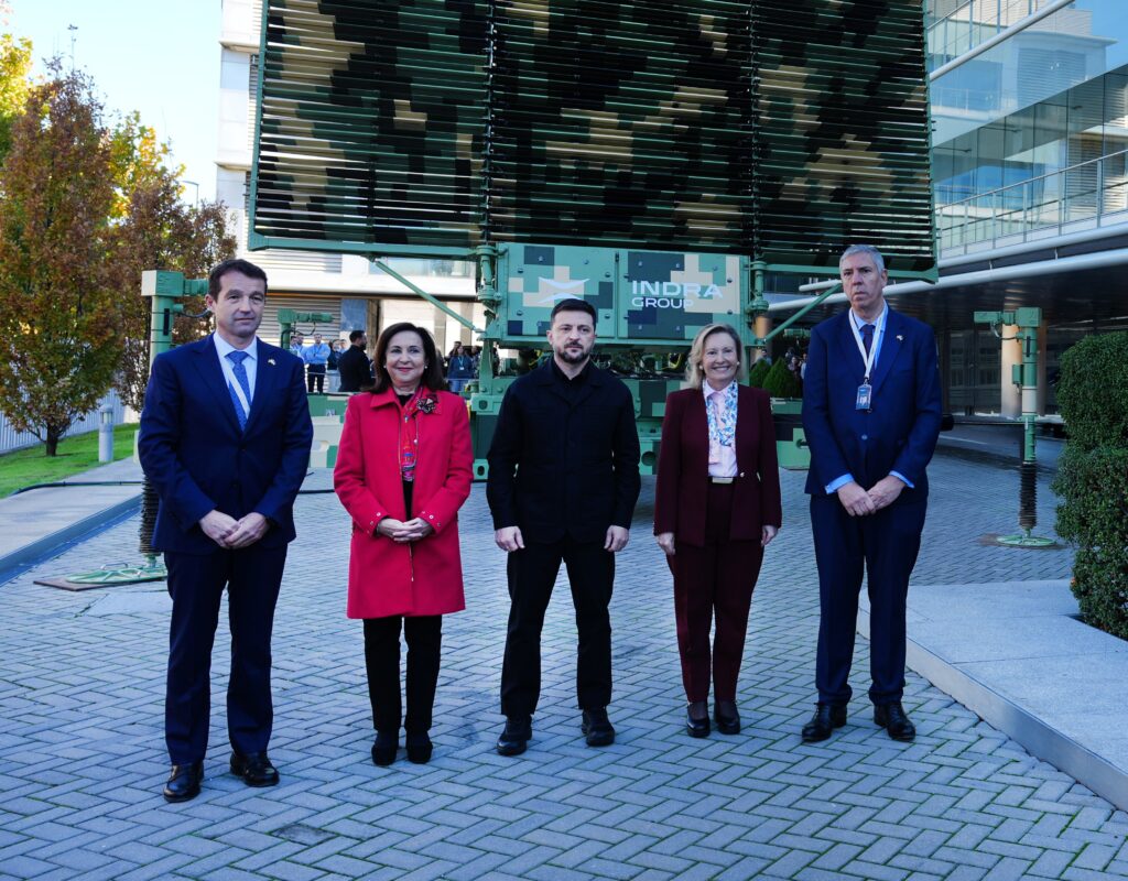 Ukrainian President Zelensky visits Indra Group to learn firsthand about its latest technologies in advanced radars, air defence and anti-drone systems